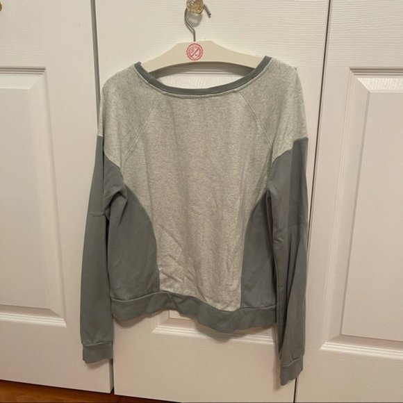 Abercrombie & Fitch Colorblock Pullover - Picture 4 of 4